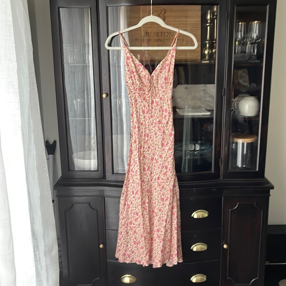 Women’s midi dress. Pink and tan floral
